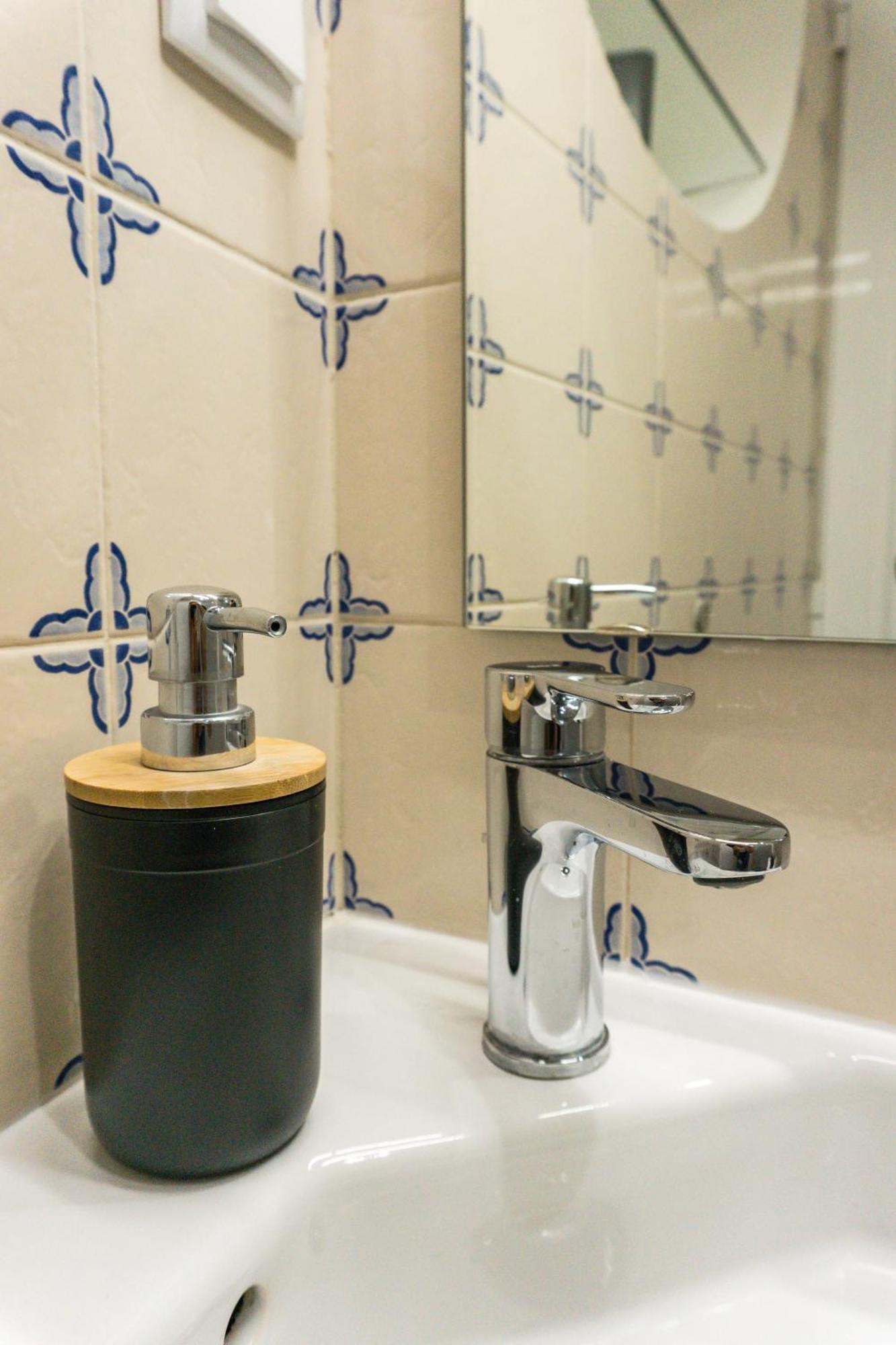 Lalitana Townhouse Hotell Lagos Rum bild